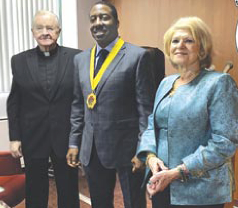 On November 15, Teamsters Local 237 President Gregory Floyd was awarded the World Peace Prize and named “Roving Ambassador For Peace”. The prestigious award was bestowed upon him by Father Sean McManus, President and Founder of the Washington-based Irish National Caucus and Chief Judge of the World Peace Prize and Barbara Flaherty, Judge of the World Peace Prize and Chair of the Presentation Ceremony. President Floyd was cited as “the perfect exemplar and role model for the World Peace Prize.”
